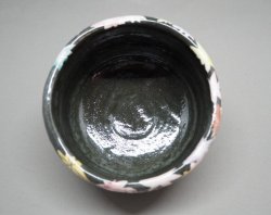 画像4: 黒釉　彩紅葉絵茶碗　丸印
